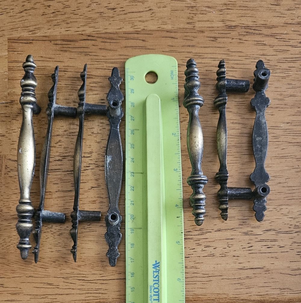 Antique Style Metal Drawer Pulls in Aged Brass/Black